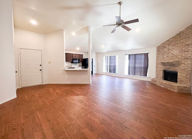 7914 Forest Cabin, Live Oak, TX 78233