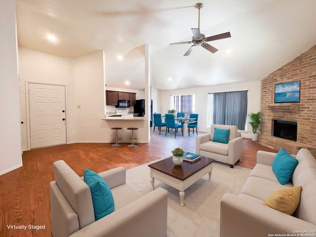 7914 Forest Cabin, Live Oak, TX 78233