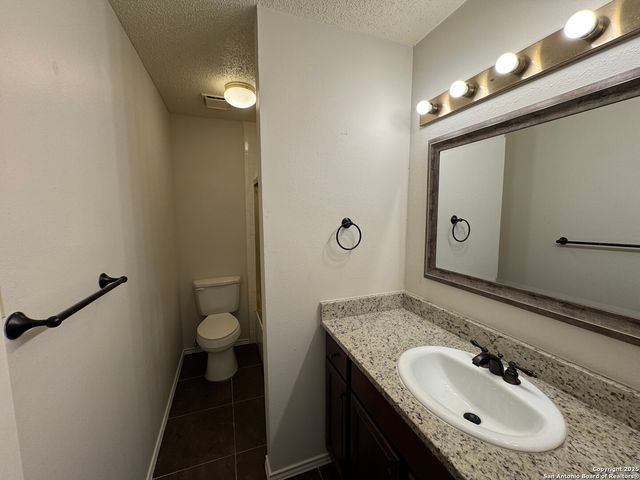 7914 Forest Cabin, Live Oak, TX 78233