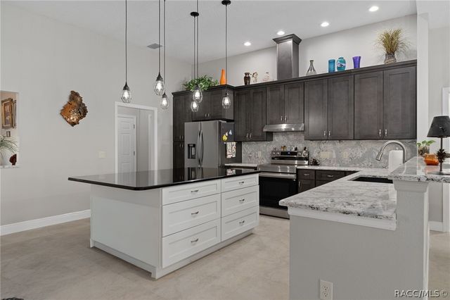 4999 N Tee Pee Drive, Beverly Hills, FL 34465