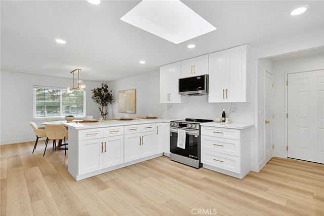 5565 N Winchester Avenue, Fresno, CA 93704