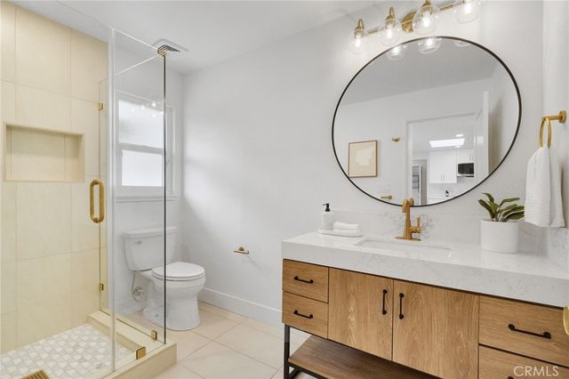 5565 N Winchester Avenue, Fresno, CA 93704