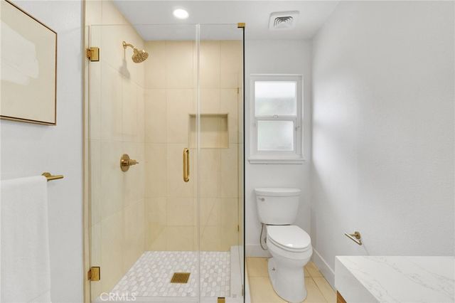 5565 N Winchester Avenue, Fresno, CA 93704