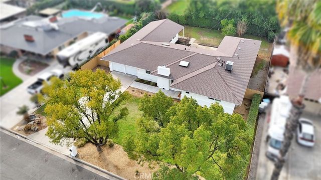 5565 N Winchester Avenue, Fresno, CA 93704