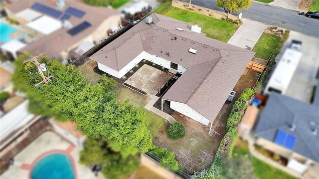 5565 N Winchester Avenue, Fresno, CA 93704