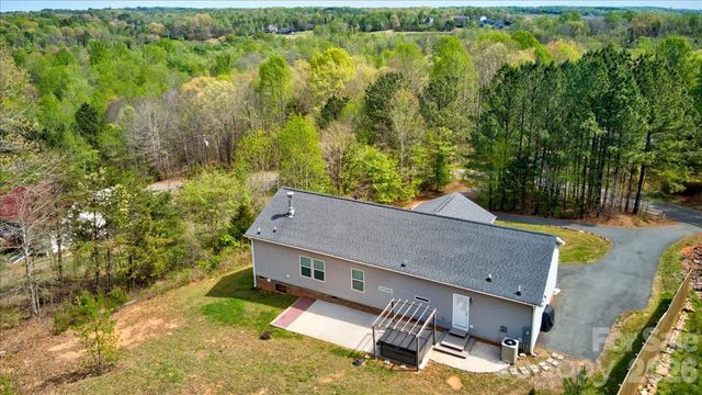 192 Apple Valley Lane, Statesville, NC 28677