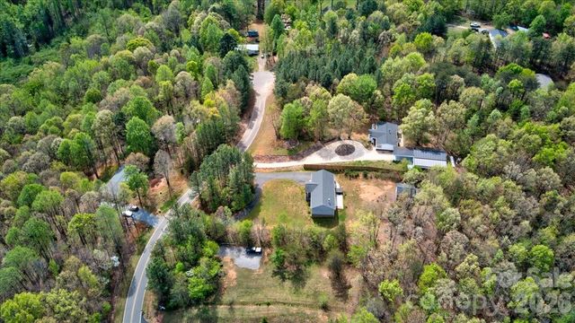 192 Apple Valley Lane, Statesville, NC 28677