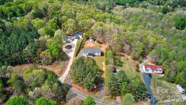 192 Apple Valley Lane, Statesville, NC 28677