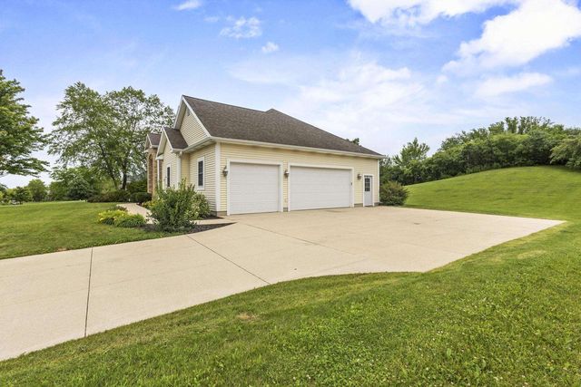107 Red Fox Drive, Johnson Creek, WI 53038