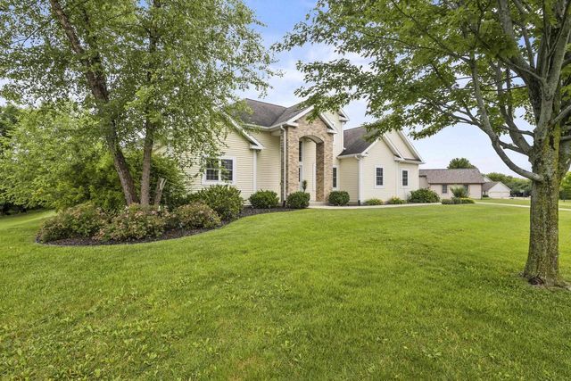 107 Red Fox Drive, Johnson Creek, WI 53038