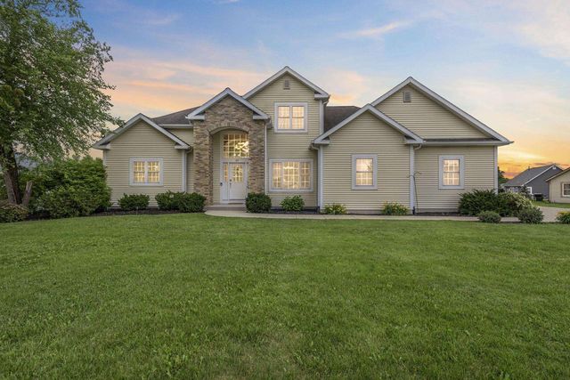 107 Red Fox Drive, Johnson Creek, WI 53038