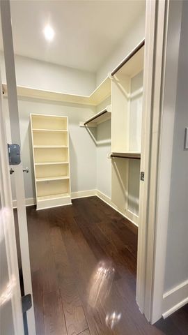 1009 Cherico ST B, Austin, TX 78702