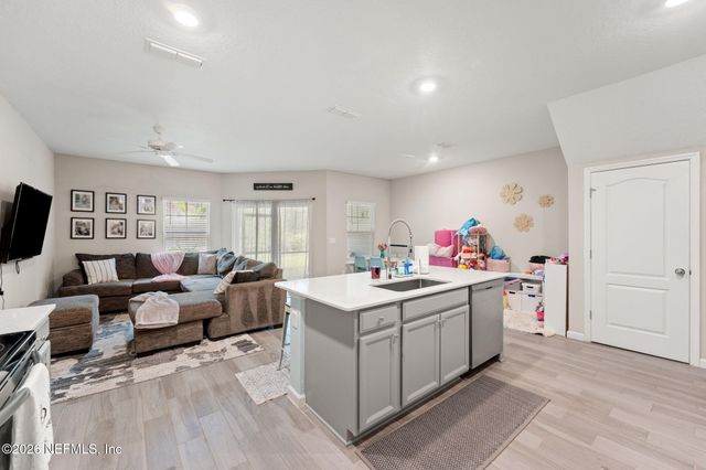 10364 BENSON LAKE Drive, Jacksonville, FL 32222
