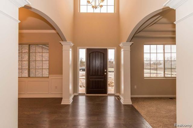 2755 W. Wattles, Troy, MI 48098