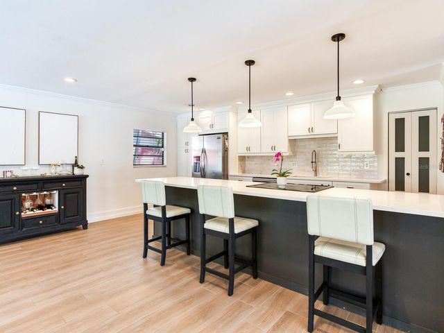 6118 S ELKINS AVENUE, Tampa, FL 33611