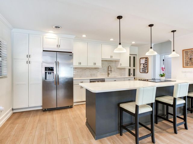 6118 S ELKINS AVENUE, Tampa, FL 33611