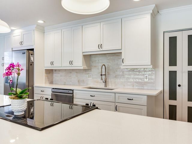 6118 S ELKINS AVENUE, Tampa, FL 33611