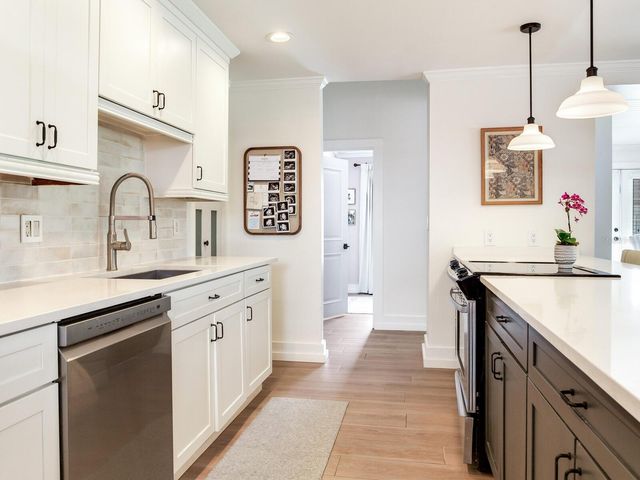 6118 S ELKINS AVENUE, Tampa, FL 33611