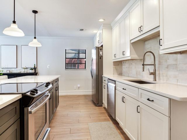 6118 S ELKINS AVENUE, Tampa, FL 33611