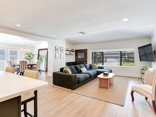 6118 S ELKINS AVENUE, Tampa, FL 33611