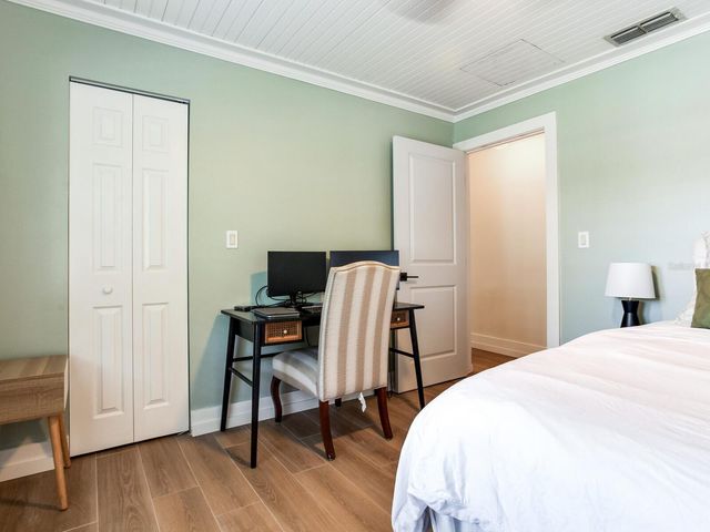 6118 S ELKINS AVENUE, Tampa, FL 33611