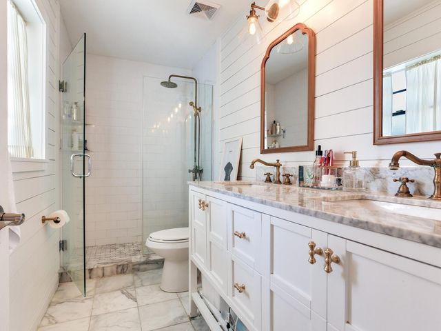 6118 S ELKINS AVENUE, Tampa, FL 33611