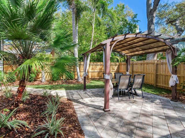 6118 S ELKINS AVENUE, Tampa, FL 33611