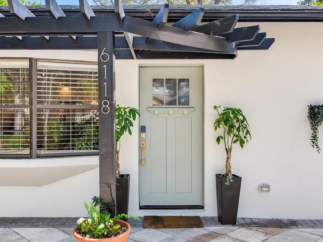 6118 S ELKINS AVENUE, Tampa, FL 33611