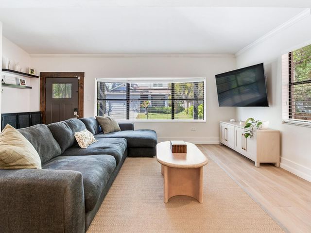 6118 S ELKINS AVENUE, Tampa, FL 33611