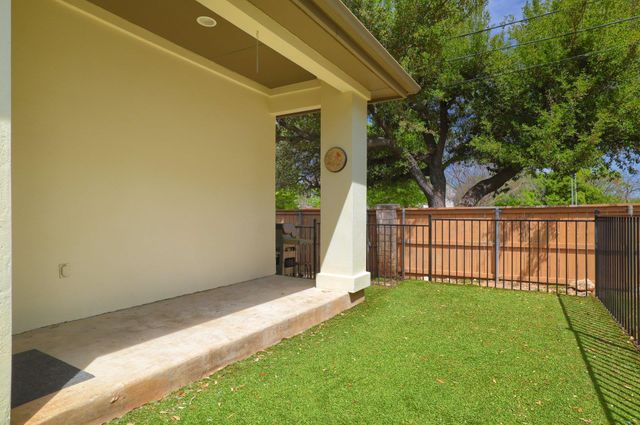 11558 Spicewood PKWY 17, Austin, TX 78750