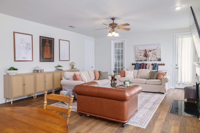 11558 Spicewood PKWY 17, Austin, TX 78750