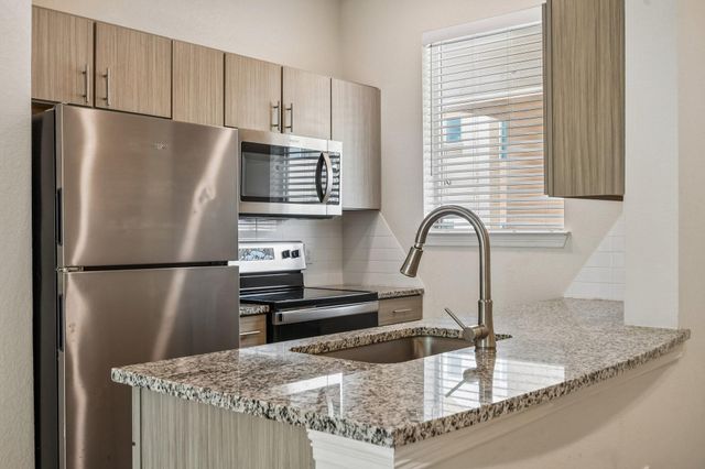 1201 Whitestone BLVD i-102, Cedar Park, TX 78613
