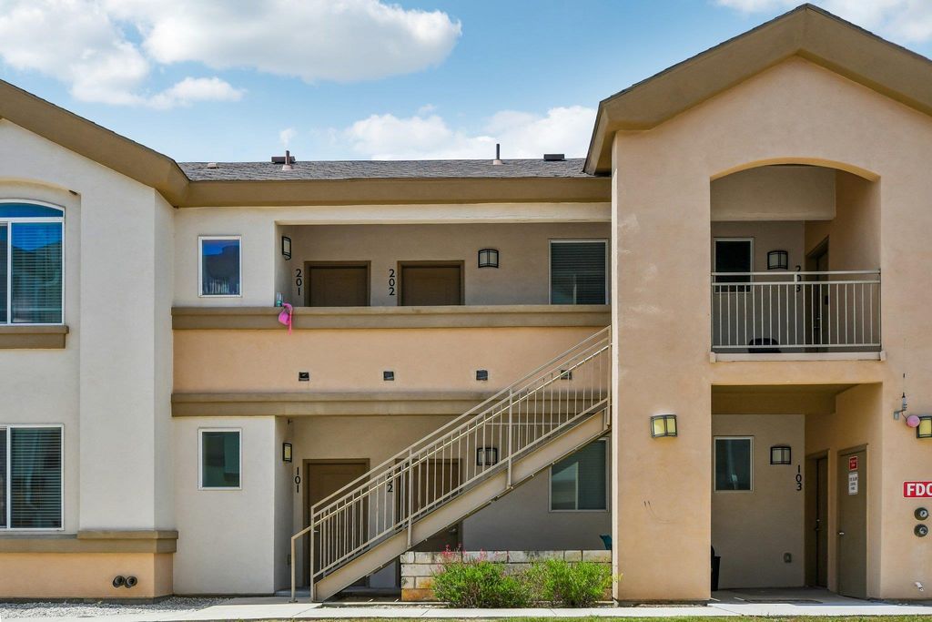 1201 Whitestone BLVD i-102, Cedar Park, TX 78613