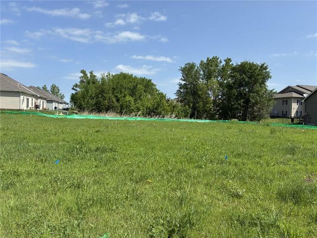 1440 S 4th Street E, Louisburg, KS 66053