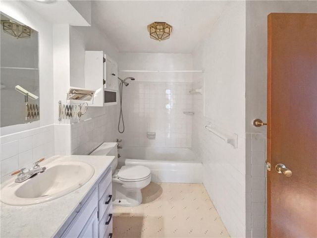 3711 S Kiger Road, Independence, MO 64055