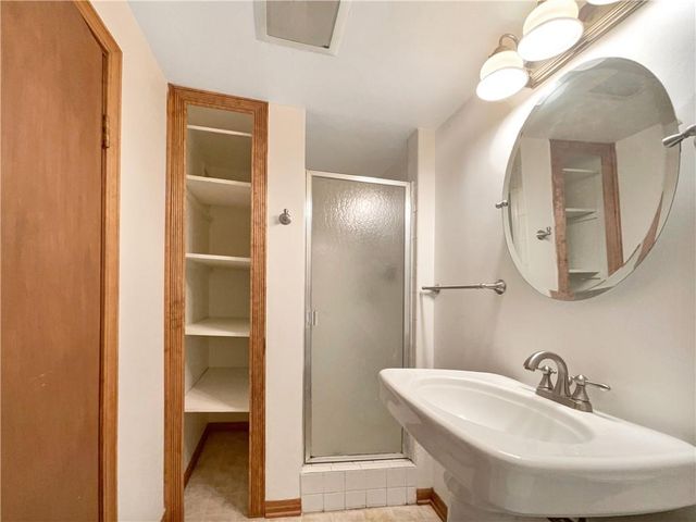 3711 S Kiger Road, Independence, MO 64055