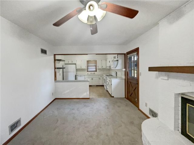 3711 S Kiger Road, Independence, MO 64055