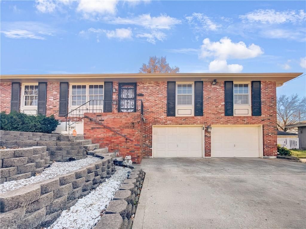 3711 S Kiger Road, Independence, MO 64055