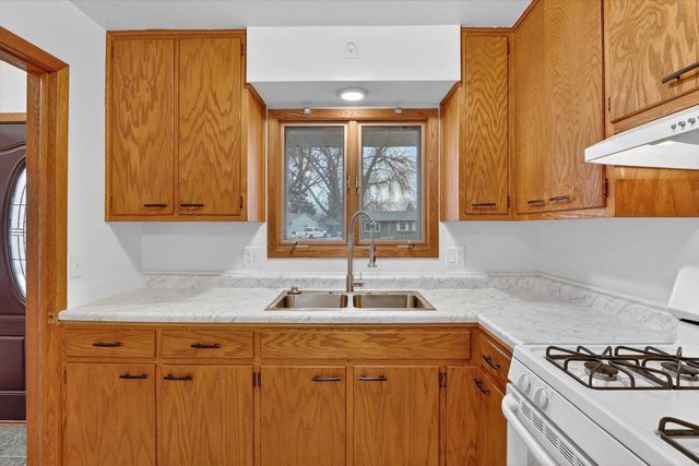 1240 Boynton Court, Janesville, WI 53545