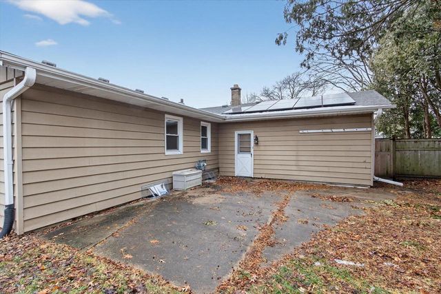 1240 Boynton Court, Janesville, WI 53545