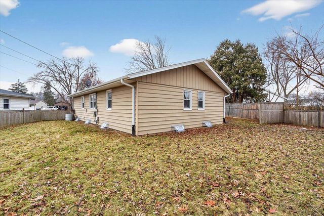 1240 Boynton Court, Janesville, WI 53545