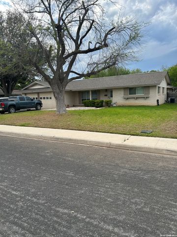 201 Greentree, Schertz, TX 78154