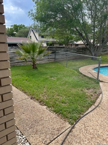 201 Greentree, Schertz, TX 78154