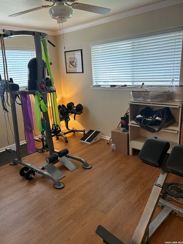 201 Greentree, Schertz, TX 78154