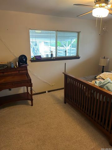 201 Greentree, Schertz, TX 78154