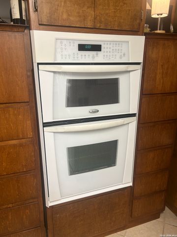 201 Greentree, Schertz, TX 78154