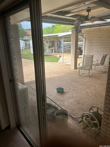 201 Greentree, Schertz, TX 78154