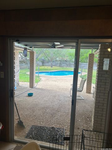 201 Greentree, Schertz, TX 78154