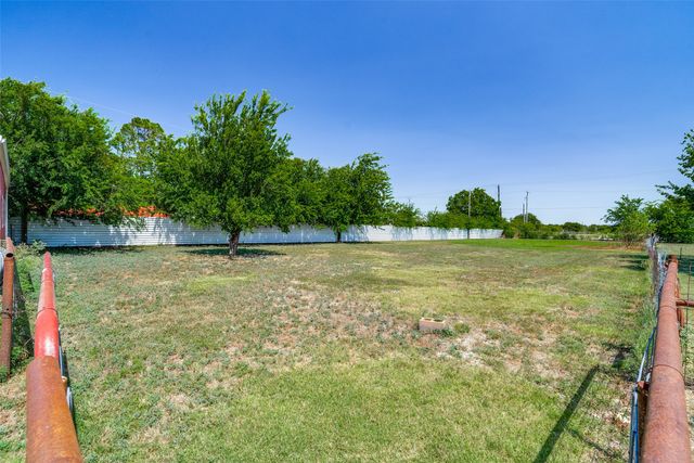 2705 County Road 920, Crowley, TX 76036