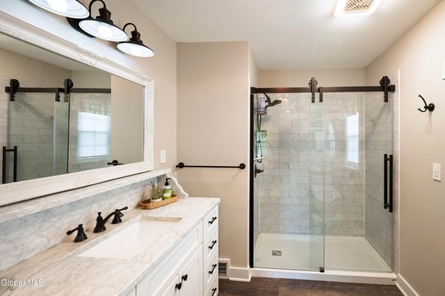 1040 John Alden Lane, Rotterdam, NY 12306